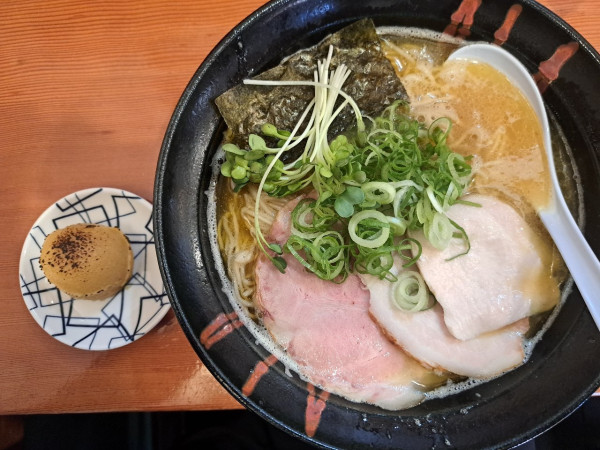 「魚介白湯白味噌そば」@麺処 倭の写真