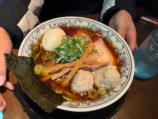 「特上地鶏中華そば醤油」@麺や 虎徹の写真