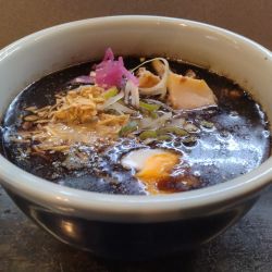 焦がしブラックしおらーめん