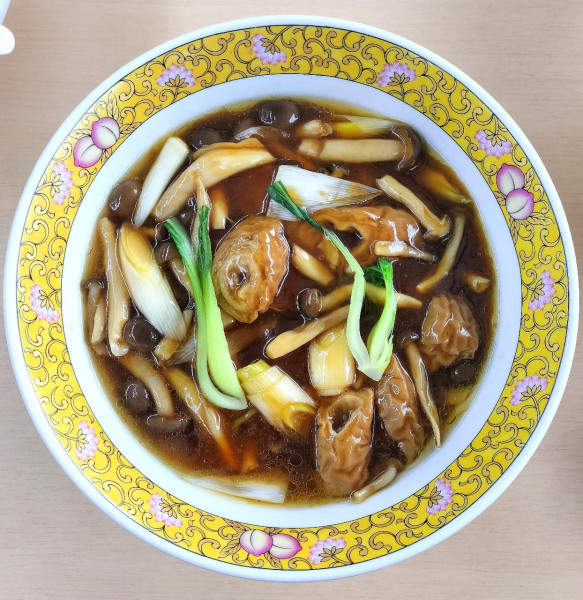 「上海豚ホルモンラーメン 800円」@台湾料理 楠の写真