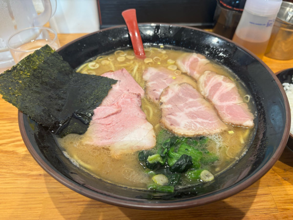 「チャーシュー麺1100円、大盛100円、ライス140円」@らーめん工房 雪濃湯の写真