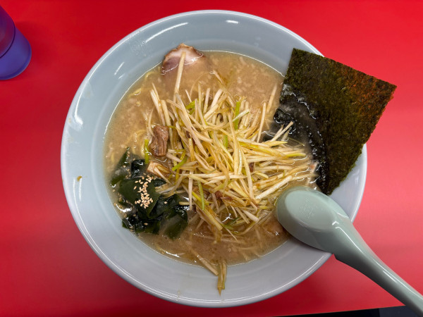 「ネギラーメン＋中盛」@ラーメンショップ◯化 つくば店の写真