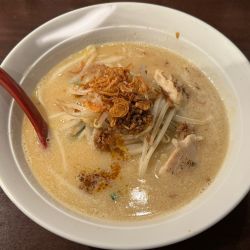 宮崎味噌らーめん　910円