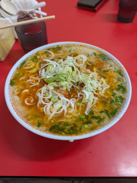「辛口ホルモンメン」@ラーメンスタンド とん平食堂の写真