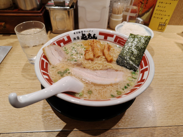 「東京豚骨ラーメン¥880」@屯ちん 川崎店の写真