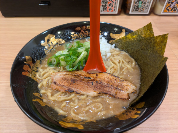 「禁断らーめん」@らーめん小僧 名古屋錦店の写真