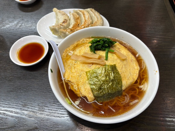 「天津麺 + 餃子」@東京亭 昭島店の写真