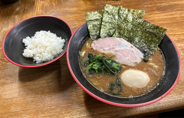 「ラーメン＋味玉＋半ライス」@麺家 紫極の写真