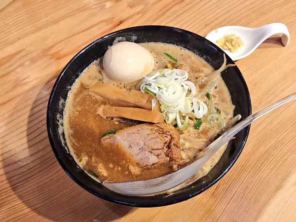 「濃厚焼味噌ラーメン＋味玉」@味噌Ramen Factory ReNgeの写真