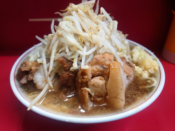 「大豚  野菜  ニンニク  カラメ」@ラーメン二郎 三田本店の写真