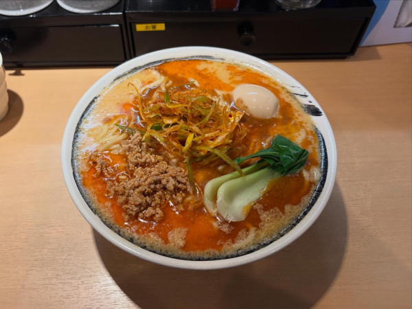 「ピリ辛海老味噌らーめん」@濃厚海老つけ麺 ともやまの写真