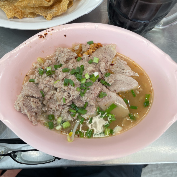 「TOM YUM WITH SOUP（BA-MEE）PORK」@Rung Rueang Pork Noodleの写真