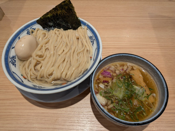 「味玉鰹昆布水つけ麺(塩、250g、1170円)」@中華そば 千乃鶏 志木店の写真