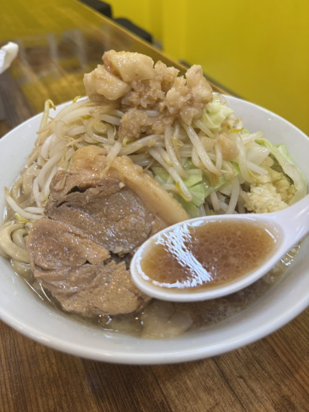 「アグー二郎ラーメン」@時は豚なり 沖縄58号線店の写真