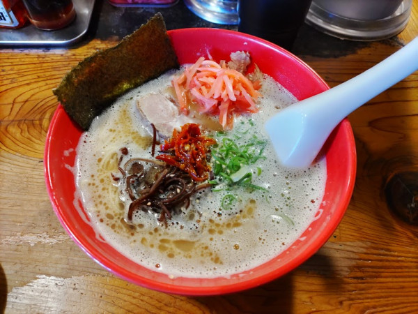 「ラーメン（＋エビ油）」@元祖長浜 大学ラーメンの写真