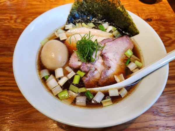 「特製手揉み中華そば」@麺や晴心の写真