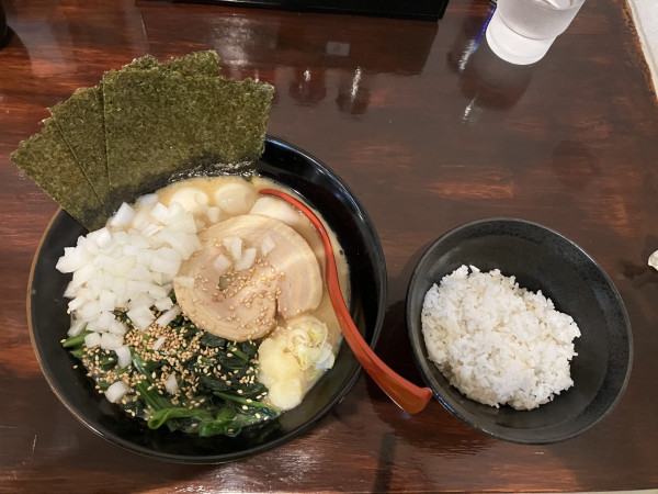 「醤油豚骨」@横浜家系ラーメン 帝壱家の写真
