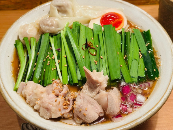 「黒毛和牛のもつにらあ 他 2,350円」@Homemade Ramen 麦苗の写真