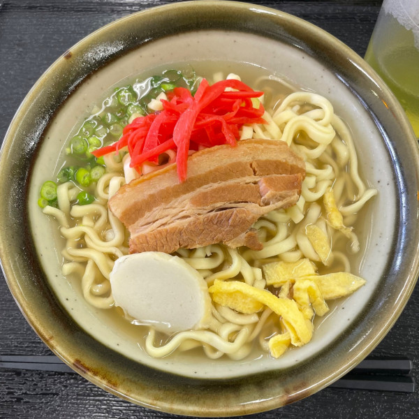 「沖縄そば 600円」@沖芸食堂の写真