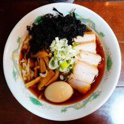 特製淡麗中華そば（手揉み麺・麺少なめ）＋ビール