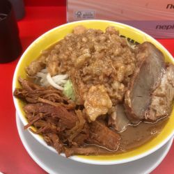 ミニラーメン（125g、1,150円）、豚増し（400円）