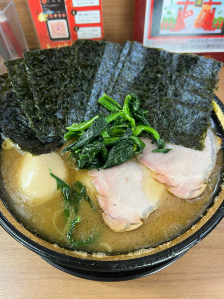 「特上ラーメン中」@ラーメン林家 木更津店の写真