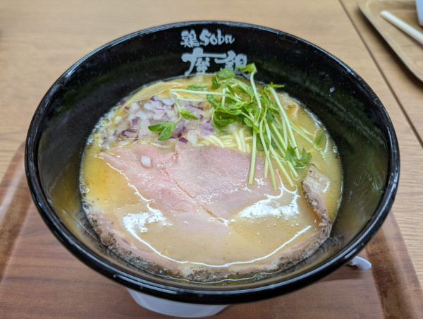 「濃厚鶏白湯らぁ麺（980円）」@鶏soba座銀 西宮名塩サービスエリア店の写真