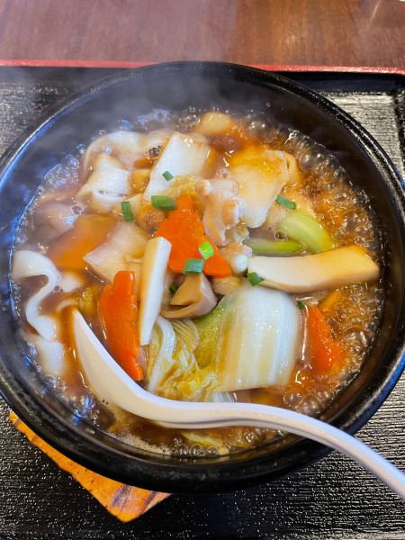 「五目土鍋刀削麺　880円」@龍上海の写真