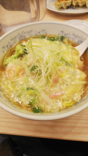 「新しんとこラーメン」@ぎょうざの満洲 川越西口店の写真