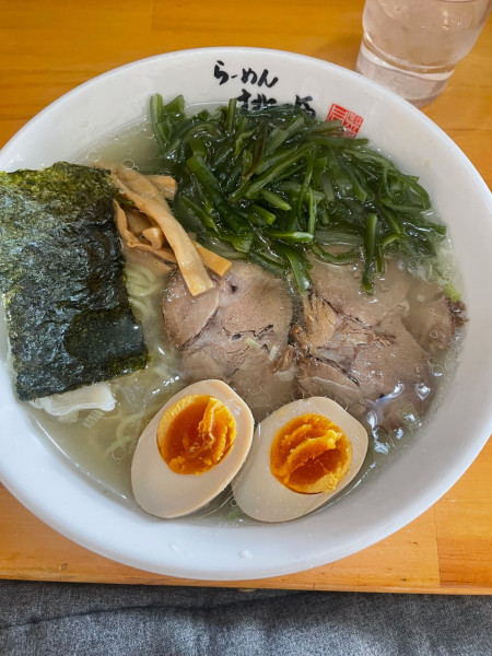 「しお（麺大盛）＋茎わかめ」@らーめん 桃源の写真