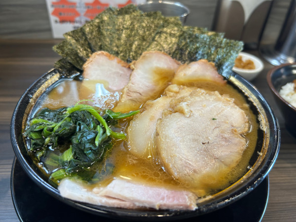 「チャーシューメン　バラ2    のり　カタコイオオ」@家系ラーメン がくの写真