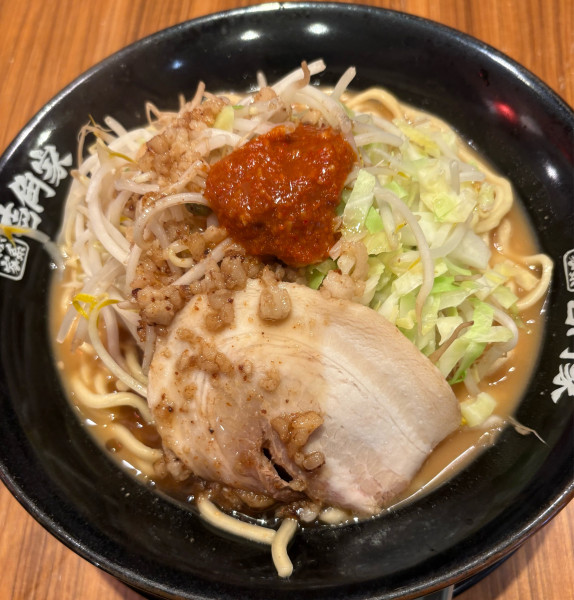 「背脂辛味噌壱郎大」@横浜家系ラーメン 壱角家 西新宿本店の写真