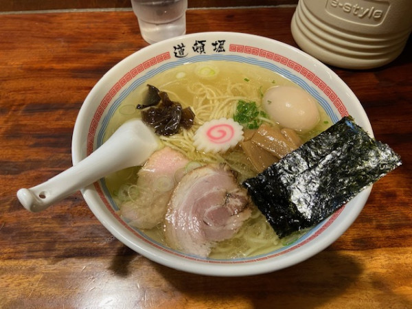 「塩らあめん＋味玉」@中華めん処 道頓堀の写真