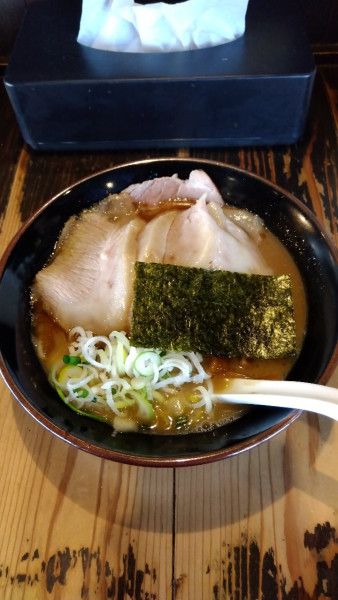 「ヨシベーラーメン正油+トロ肉」@ラーメン ヨシベー 八千代店の写真