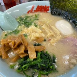 プレミアム塩とんこつ（メンマ、ほうれん草）