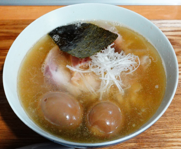 「塩らーめん＋味玉」@らーめん亭 ひなり竜王の写真