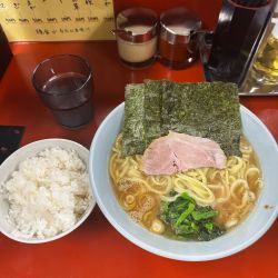 ラーメン　850円　濃さ普通麺固め油普通