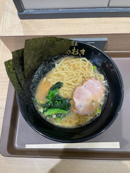 「ラーメン(900円)」@横浜家系ラーメン あおきの写真