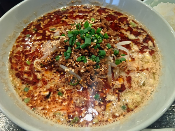 「汁あり担担面大盛　小ライス」@11区担担面の写真