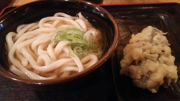 「あつかけ 小 450円＋なす天 130円」@讃岐うどん大使 水道橋麺通団の写真