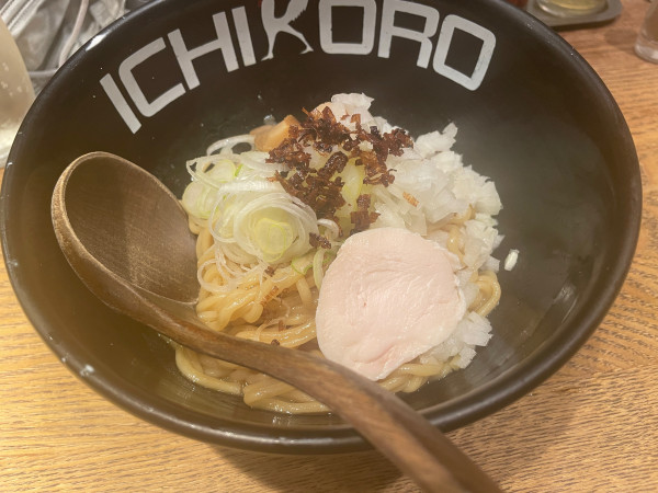 「鶏塩まぜそば」@鶏そば十番 156 ICHIKORO 麻布十番店の写真