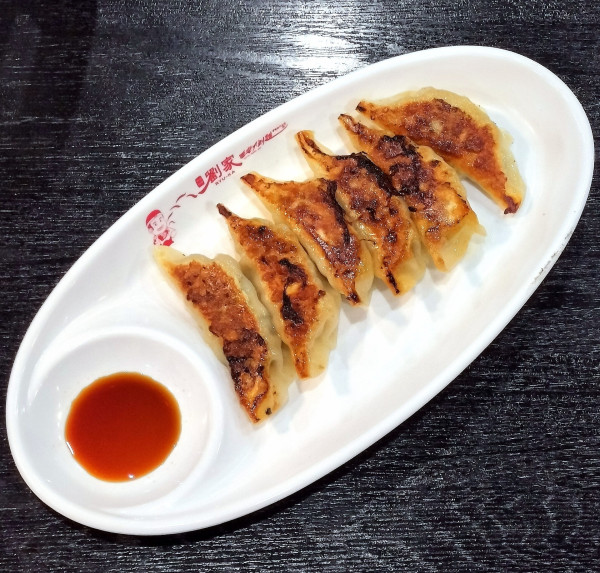 「焼き餃子 450円」@劉家 西安刀削麺 熱田高校前店の写真