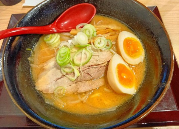 「味玉味噌ラーメン」@札幌味噌ラーメン アウラの写真