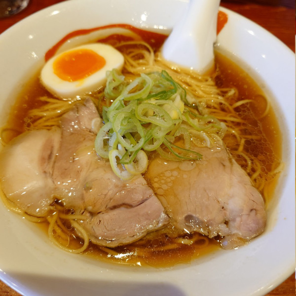 「あっさり醤油」@拉麺はちべえの写真