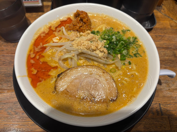 「季節限定　担々麺」@でびっと 中延店の写真