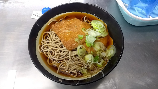 「きつねそば（５１０円）」@日栄軒の写真