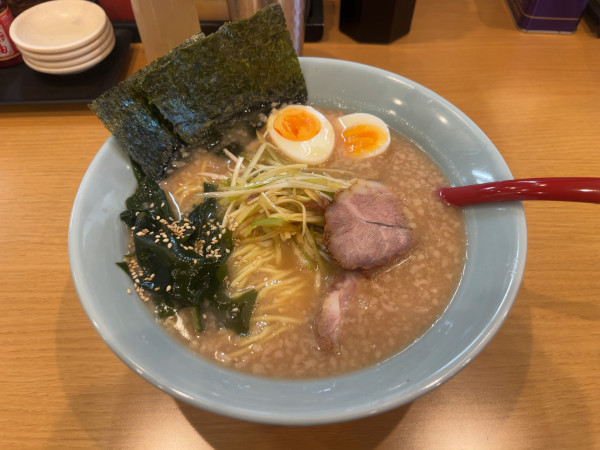 「特製ラーメン850円・中盛100円」@ラーメンショップ○化 成東店の写真
