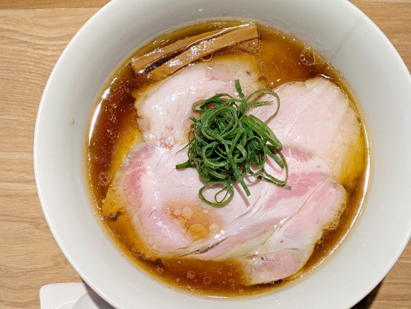 「チャーシュー醤油らぁめん」@麺 ふじさきの写真