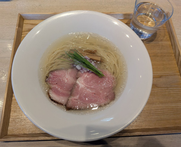 「宍道湖しじみ中華蕎麦（塩）1,200円」@宍道湖しじみ中華蕎麦 琥珀 東京本店の写真