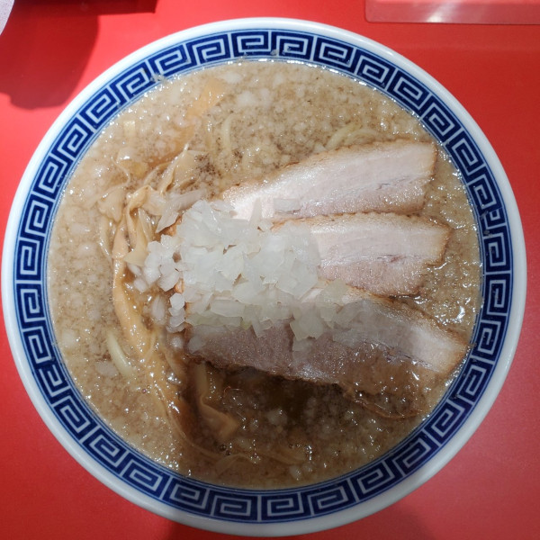 「燕背脂煮干しラーメン」@新潟発祥ラーメンなおじ 上北沢店の写真